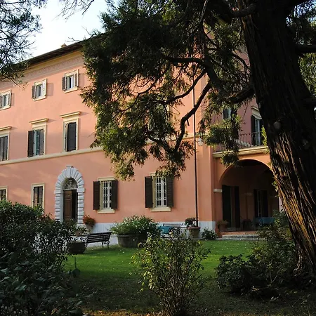 住宿加早餐酒店 Tenuta Il Poggiolo Appartament 1 *